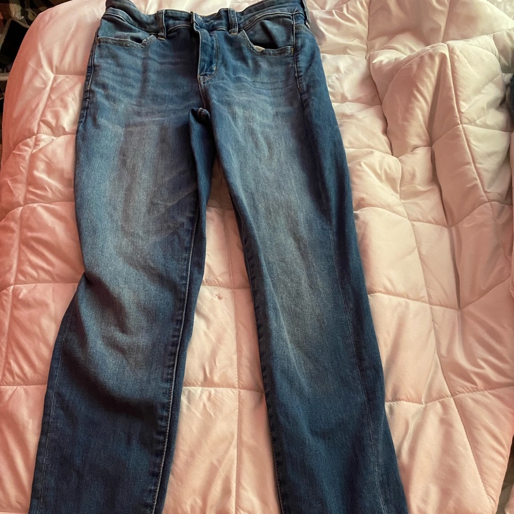 american eagle skinny non ripped jeans, size 8 short!